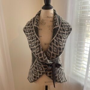 Black and White Mary Patterned Women's Tie Front Vest /Sweater